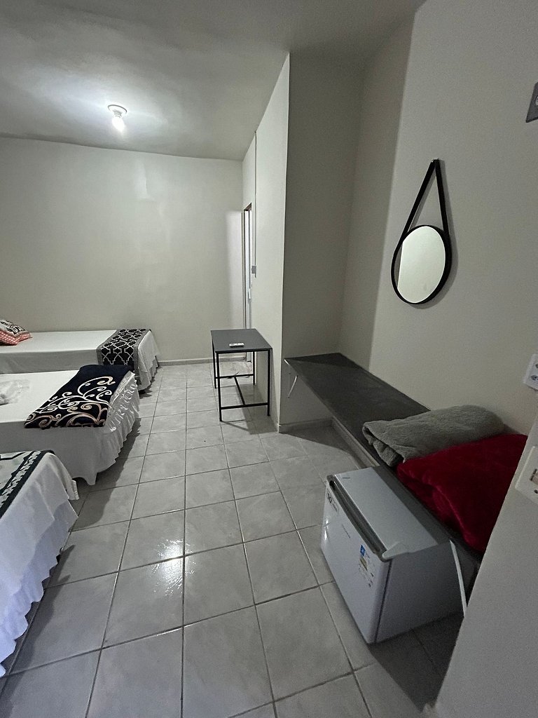 Hospedagem com Ar e ótimo custo-benefício!