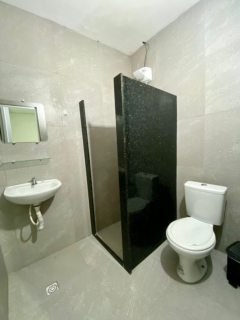 Hospedagem com Ar e ótimo custo-benefício!