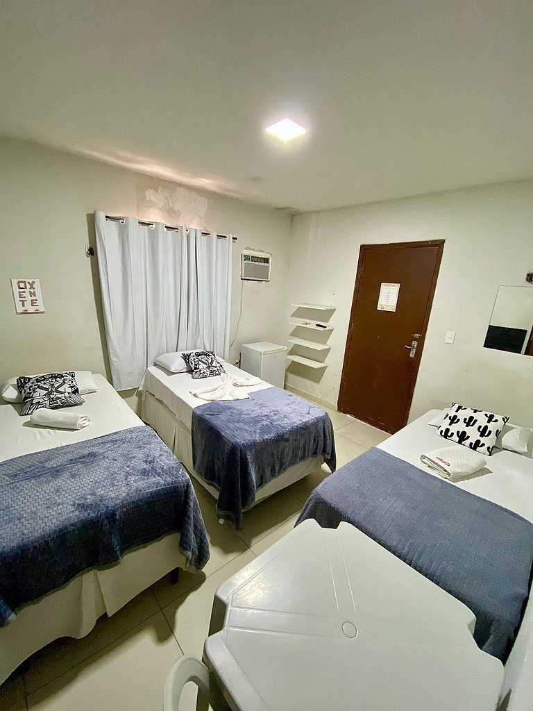 Quarto Triplo Confortável e Seguro - Pousada Mandacaru