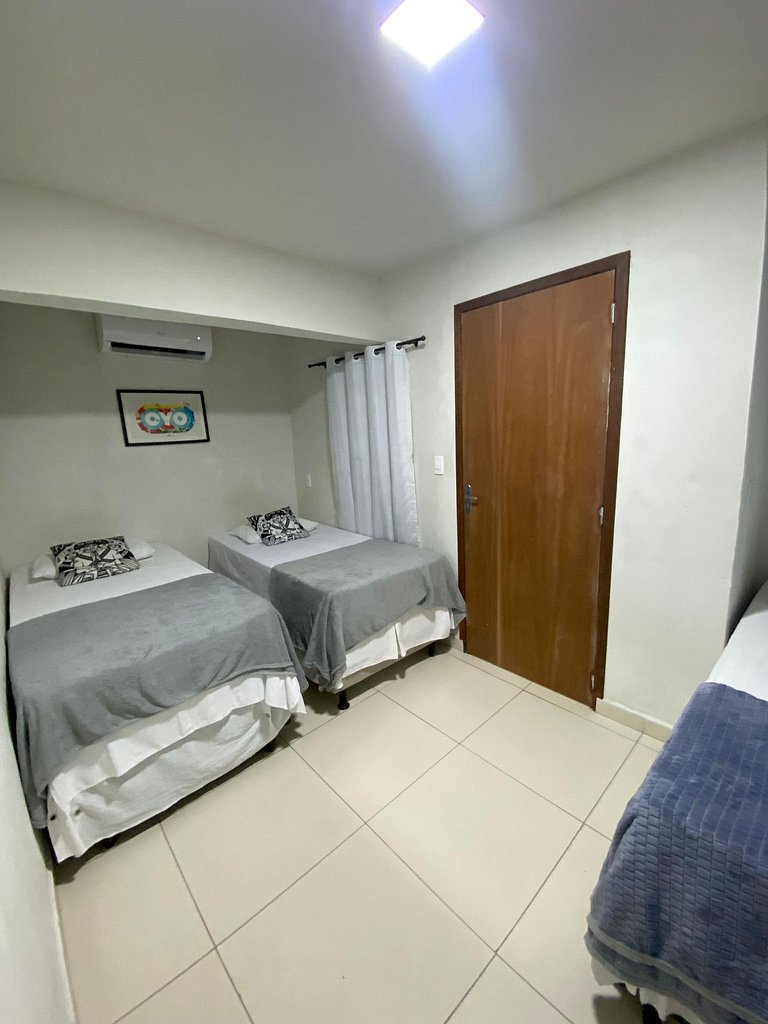 Quarto Espaçoso com 5 Camas - Pousada Mandacaru