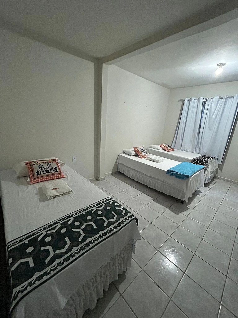 Quarto Duplo com Ar: Conforto e Economia!