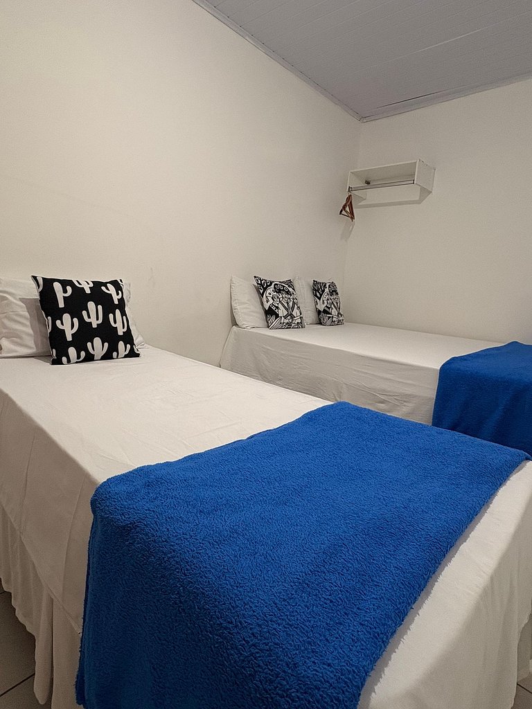 Quarto Triplo com Ar-Condicionado