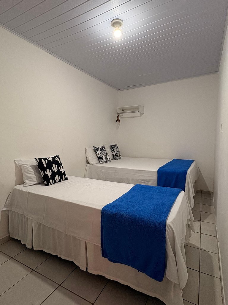 Quarto Triplo com Ar-Condicionado