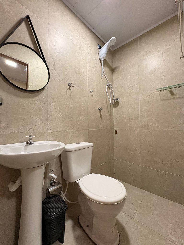 Suíte Mobiliada com Ar-Condicionado