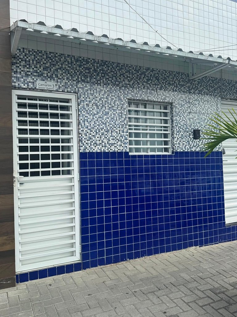 Apê com acesso direto pela rua e recepção 24h.
