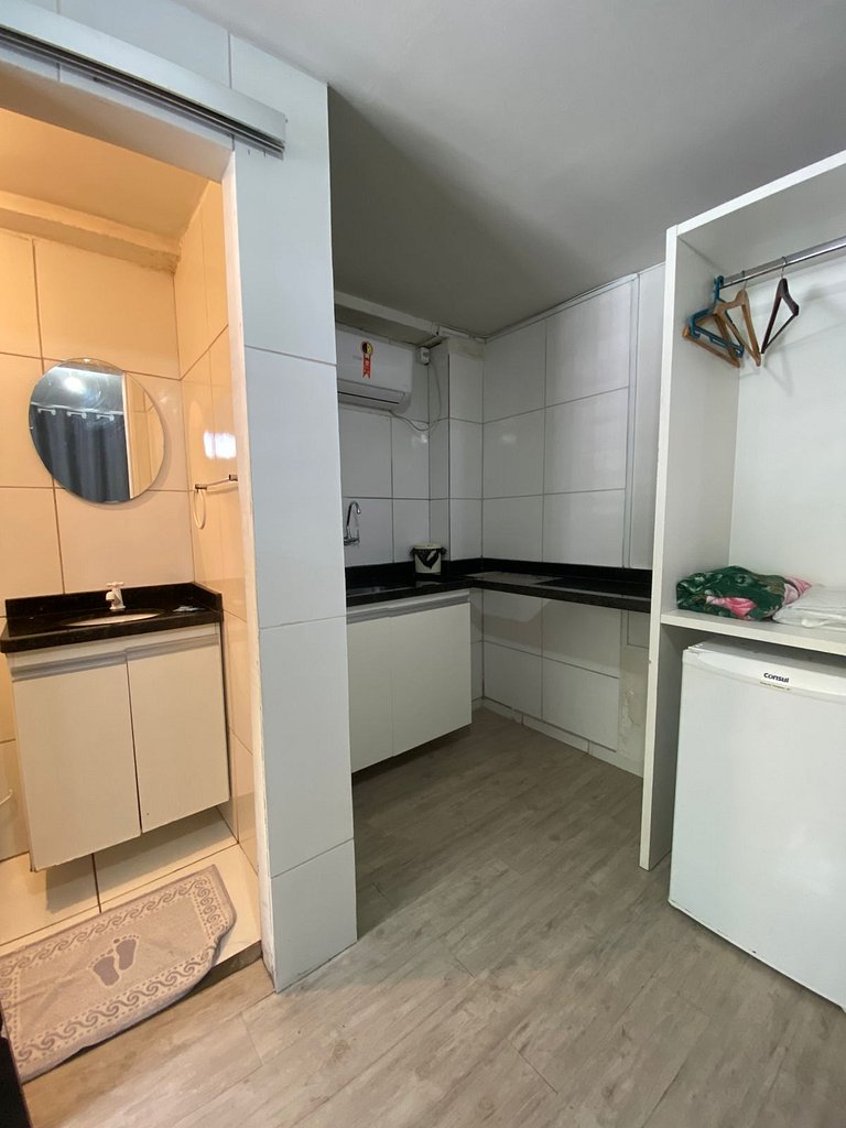Apê com porta pra rua — e pra vida
