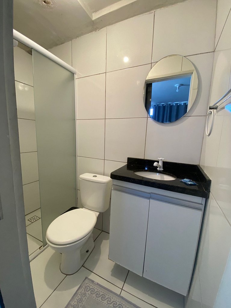 Apê com porta pra rua — e pra vida
